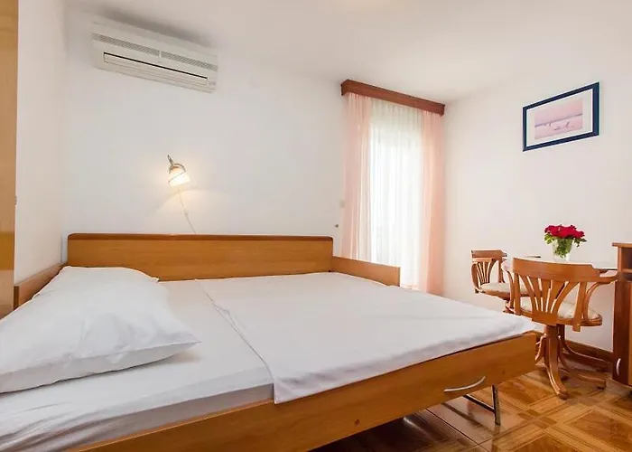 Tonimir アパート *