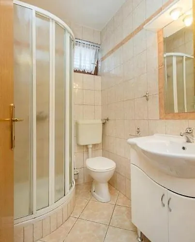 Tonimir アパート