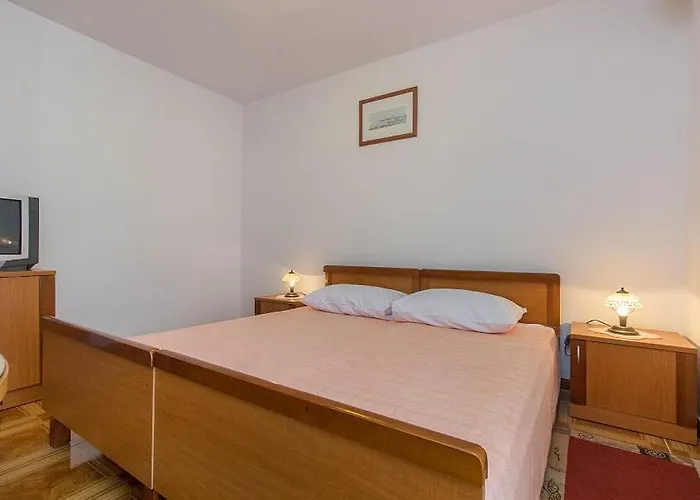 アパート Tonimir *